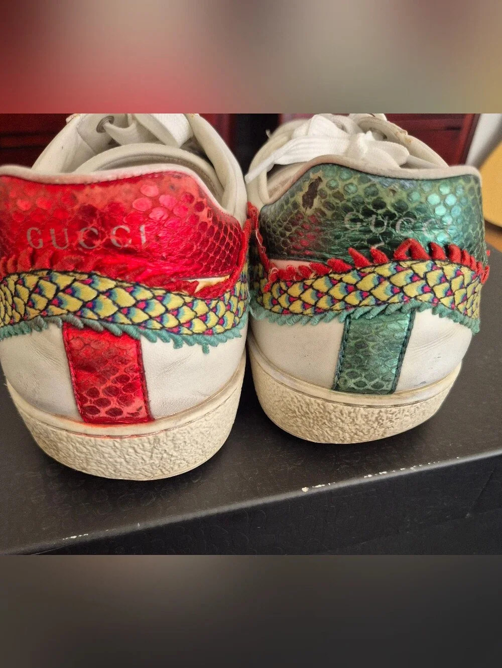 Gucci White Leather Low-Top Sneaker with Green and Red Web